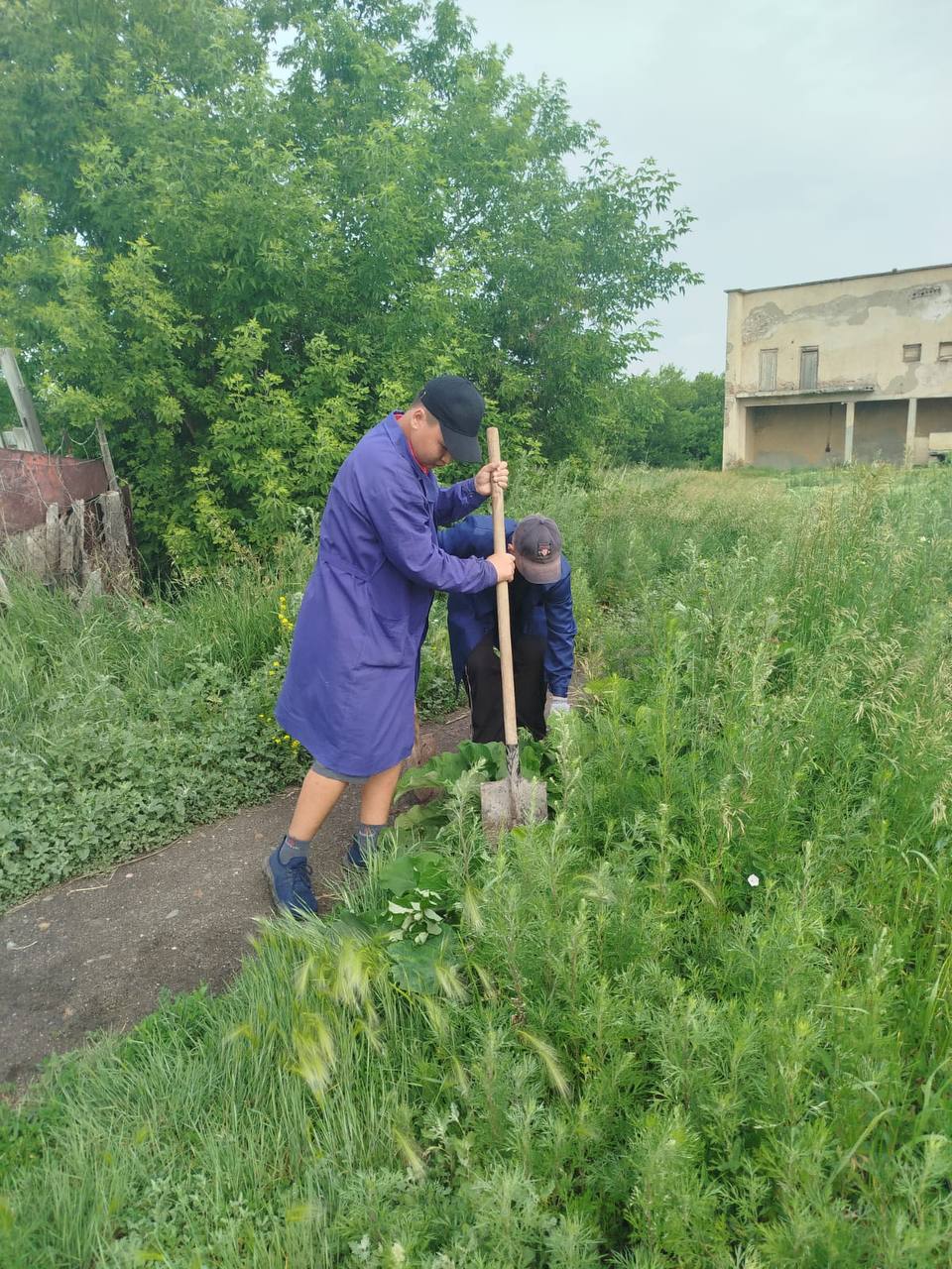 👥 Трудовое звено на страже чистоты!.